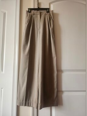 Wide-Leg Pleated Men’s Pants in Beige